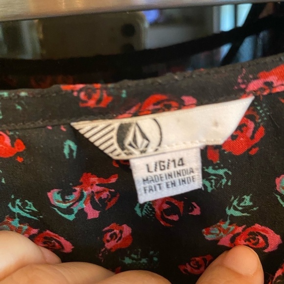 Volcom black red sheer floral rose cape top party dress vacation pool cover up - Picture 15 of 15